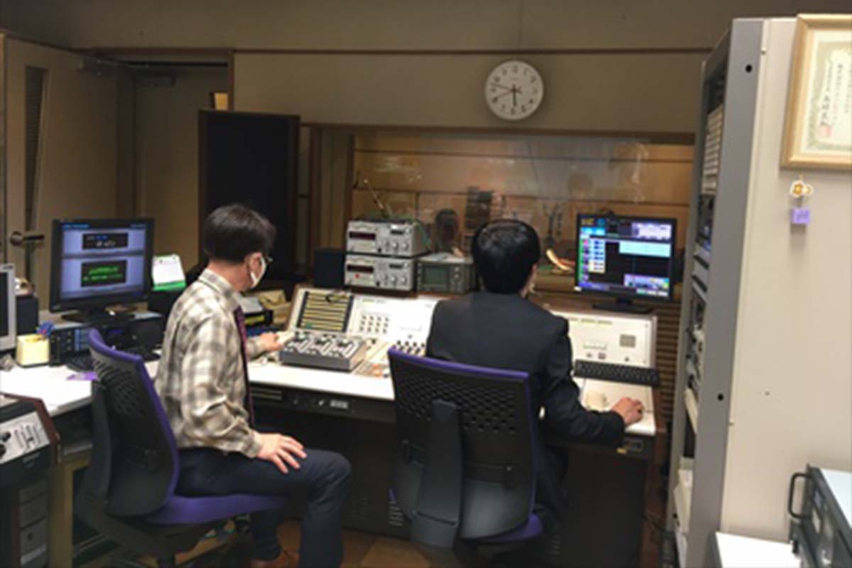 ラジオ局でCM収録♪