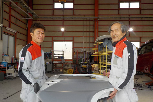 鈑金・塗装スタッフ